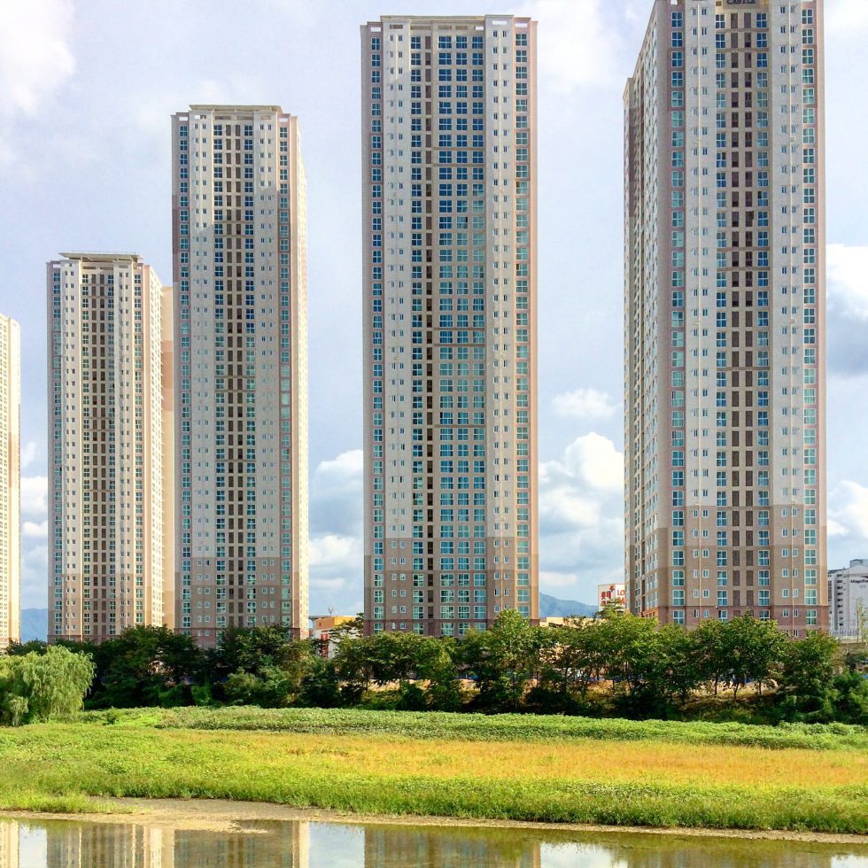 春川高層マンション